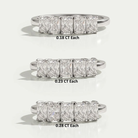 Bague à cinq pierres avec diamants de laboratoire taille radiante