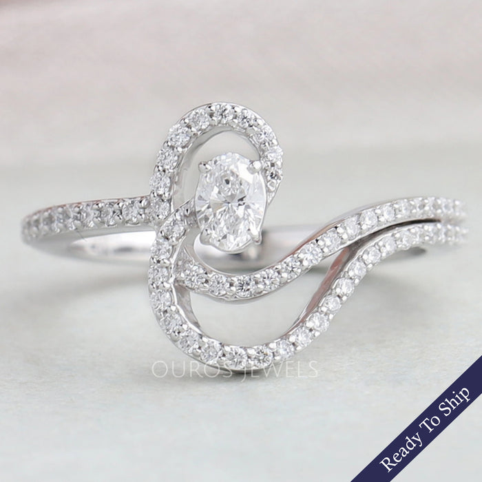 Bague de fiançailles de mariée avec diamant de laboratoire à taille ovale