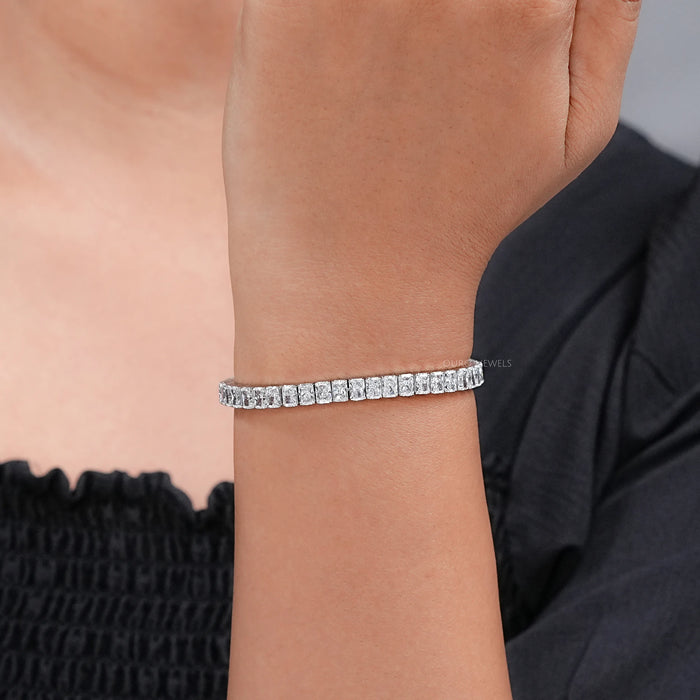 Bracelet de tennis en diamants de laboratoire à taille radiante