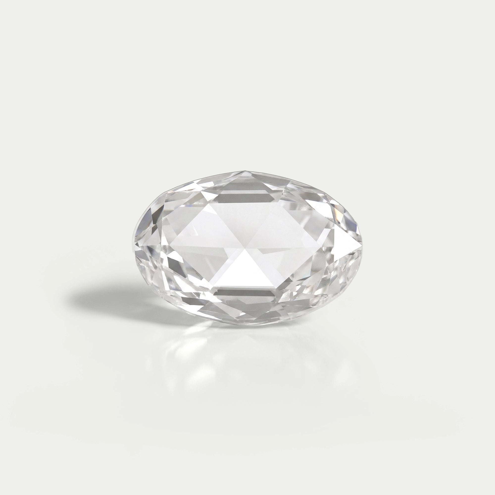 Diamant ovale taille rose antique cultivé en laboratoire