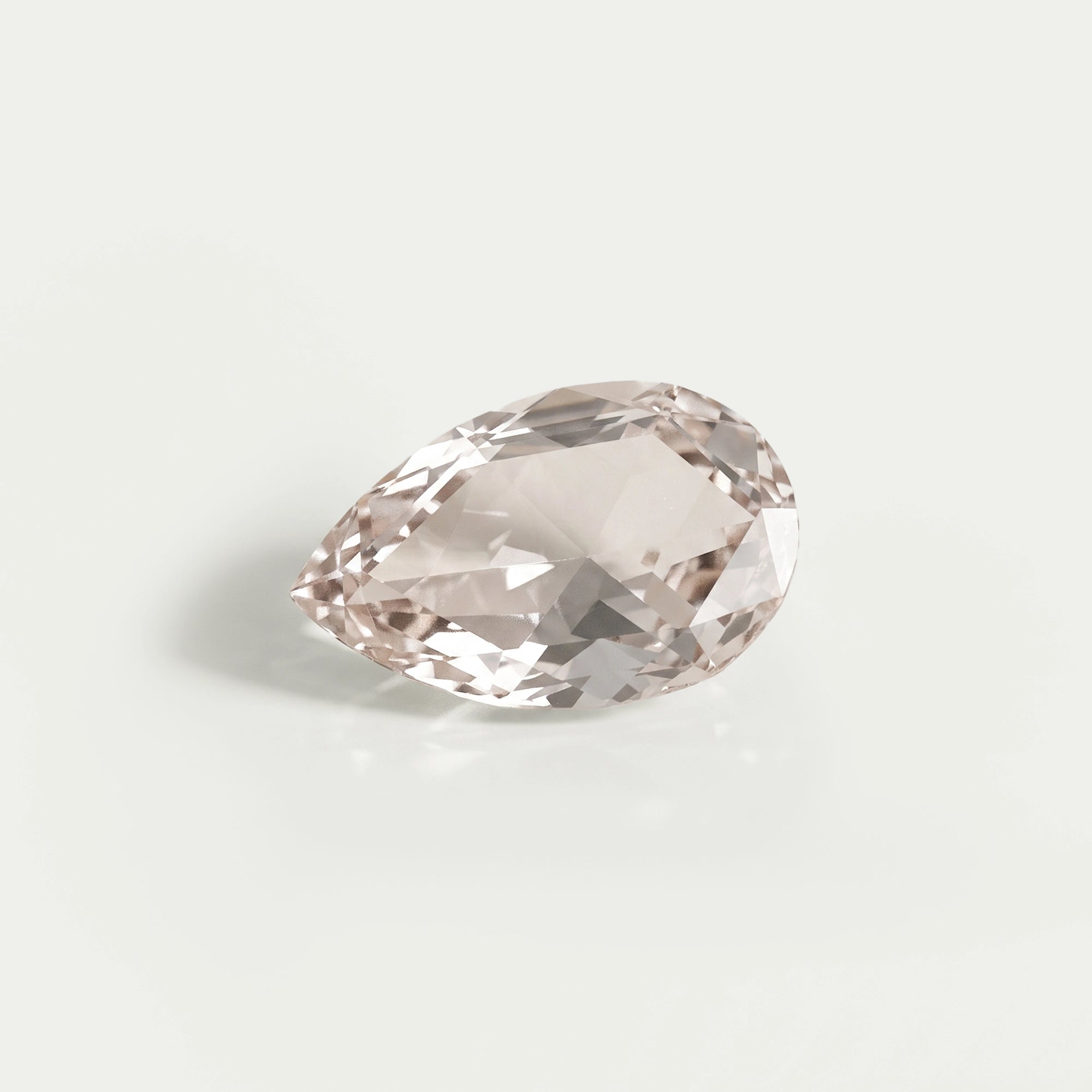 Diamant de laboratoire taille poire taille rose 