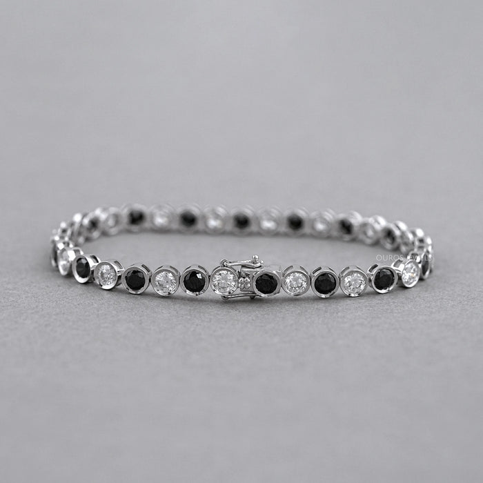 Bracelet alternatif avec diamants noirs taille ronde sertis