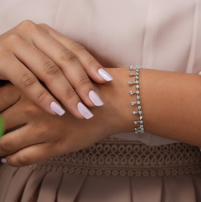 Round Shape Lab Diamond Teardrop Bracelet