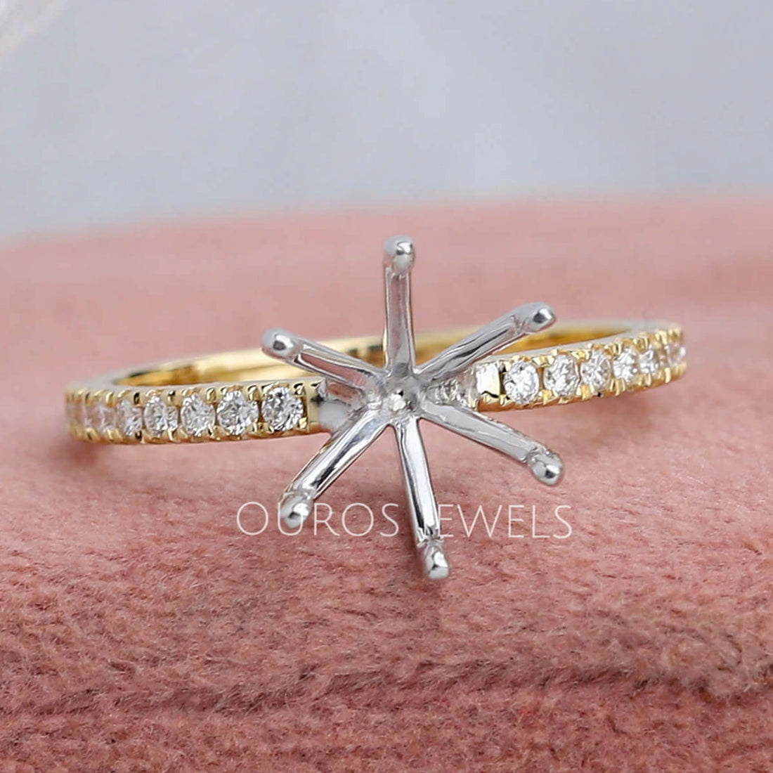 Round Shape Semi Mount Engagement Ring Ring