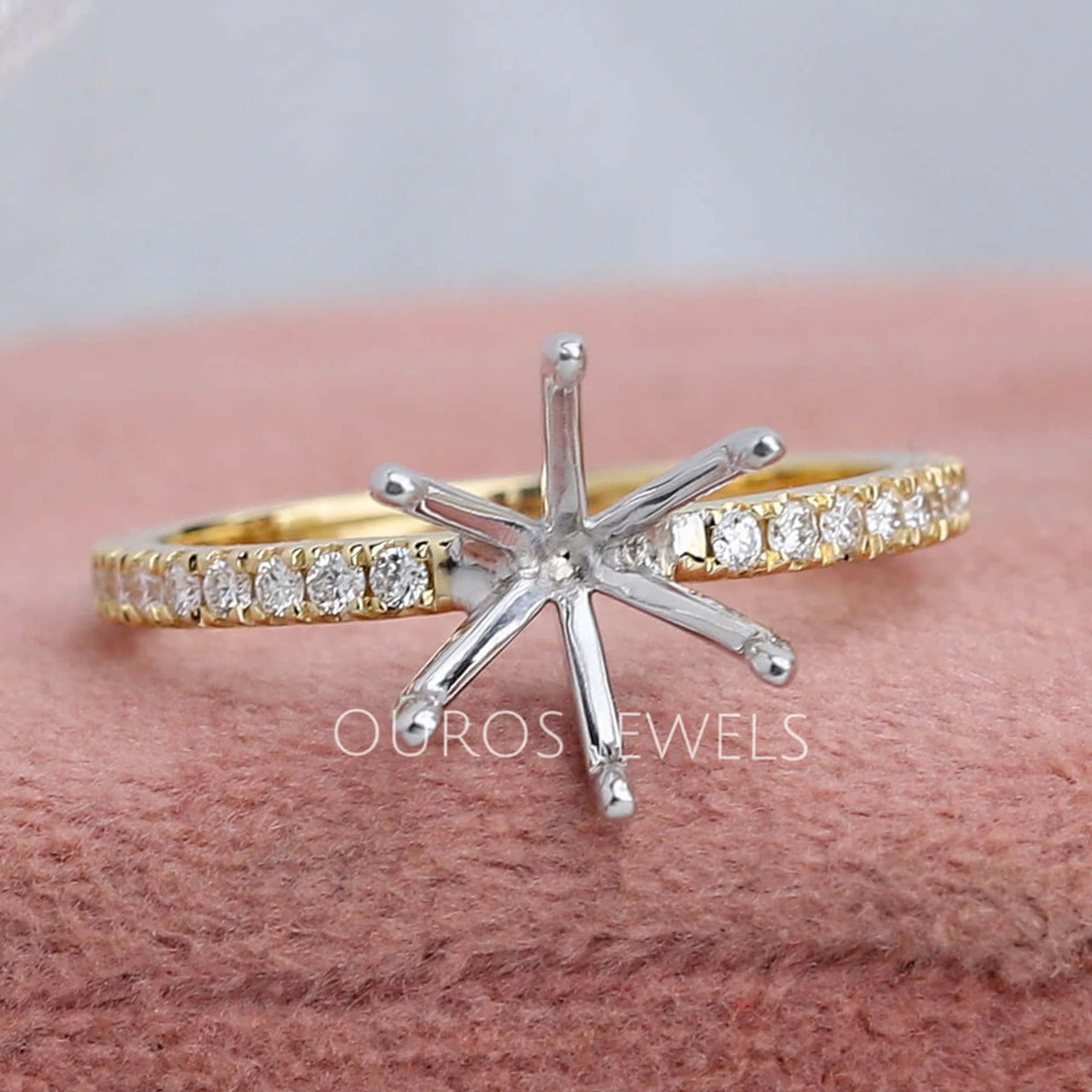 Round Shape Semi Mount Engagement Ring Ring