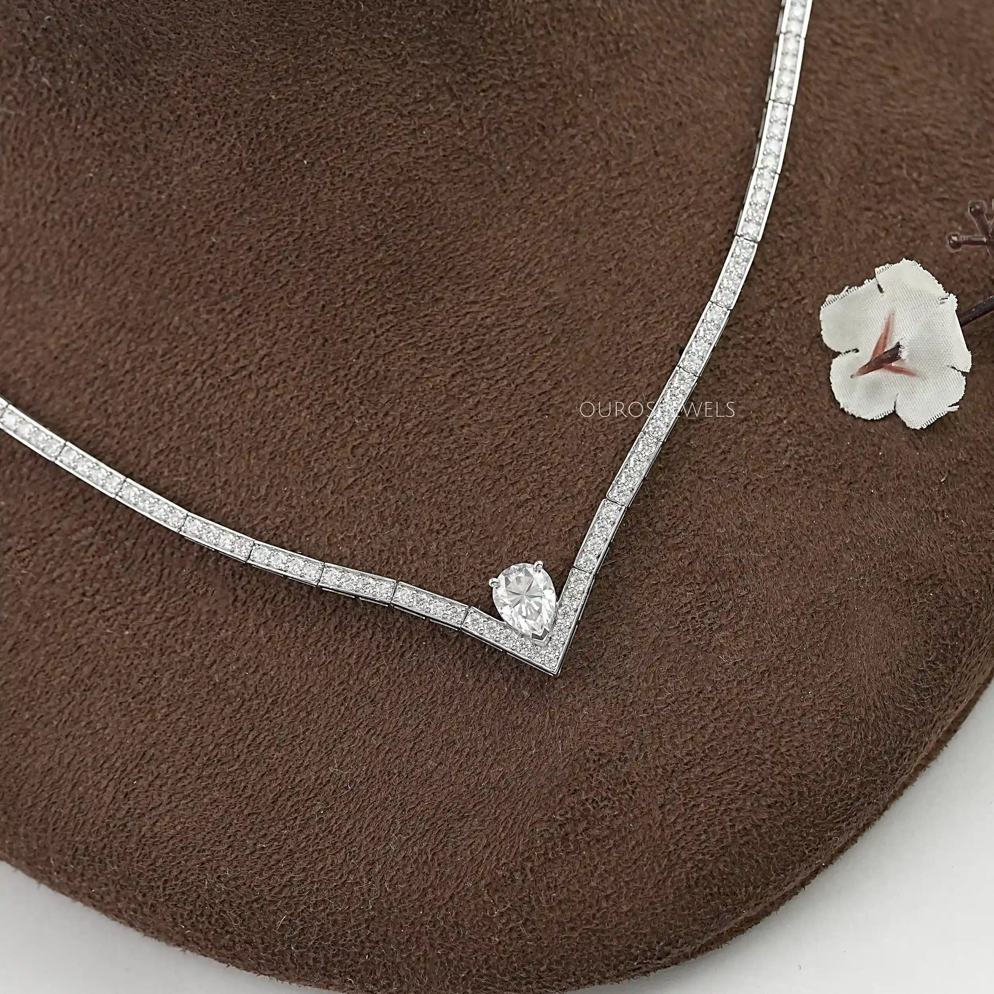 Collier tennis avec diamants ronds et cœurs de laboratoire