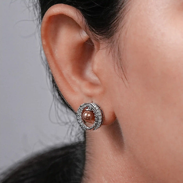 Boucles d'oreilles rondes avec halo de diamants et perles