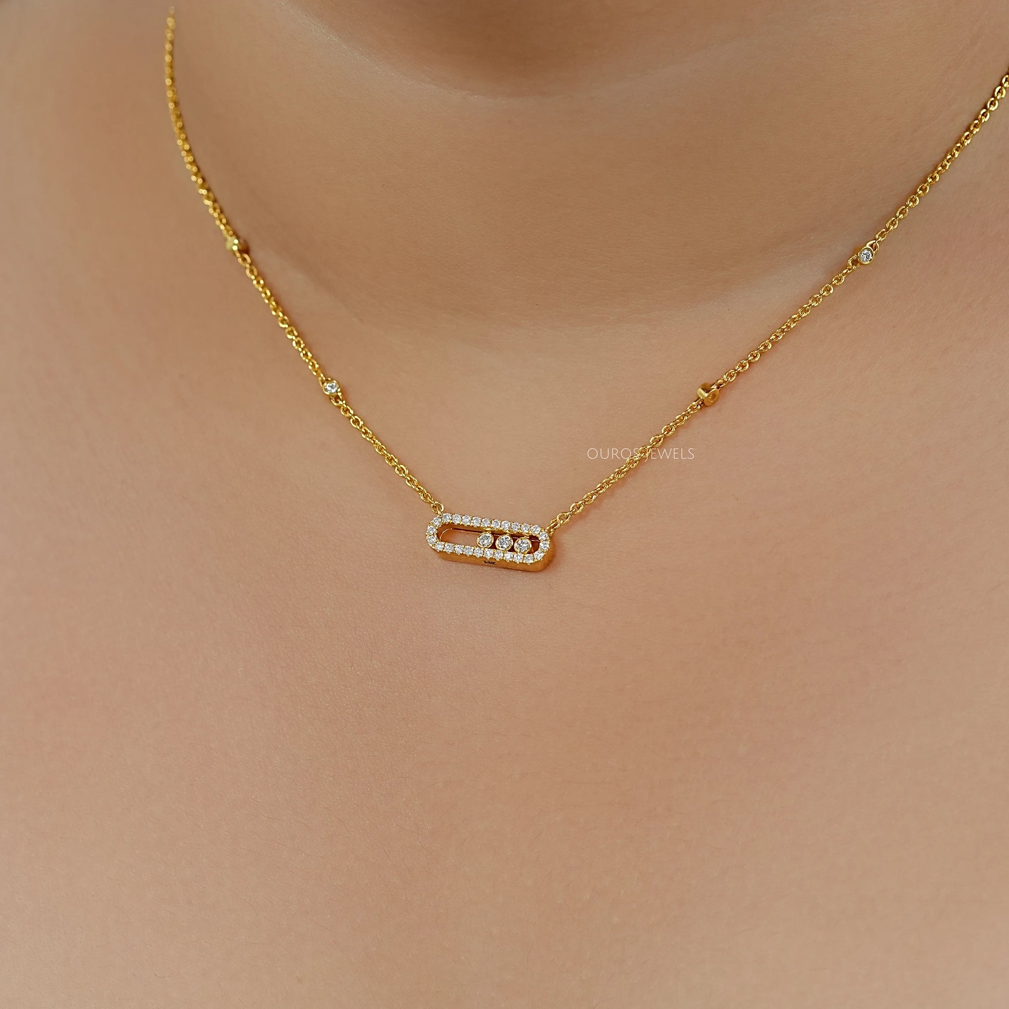 Movable Lab Diamond Paperclip Pendant