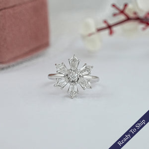 Bague d'anniversaire florale en diamant Shield