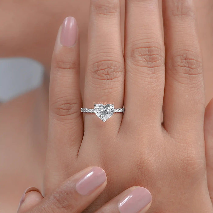 Bague de fiançailles avec solitaire en diamant en forme de cœur