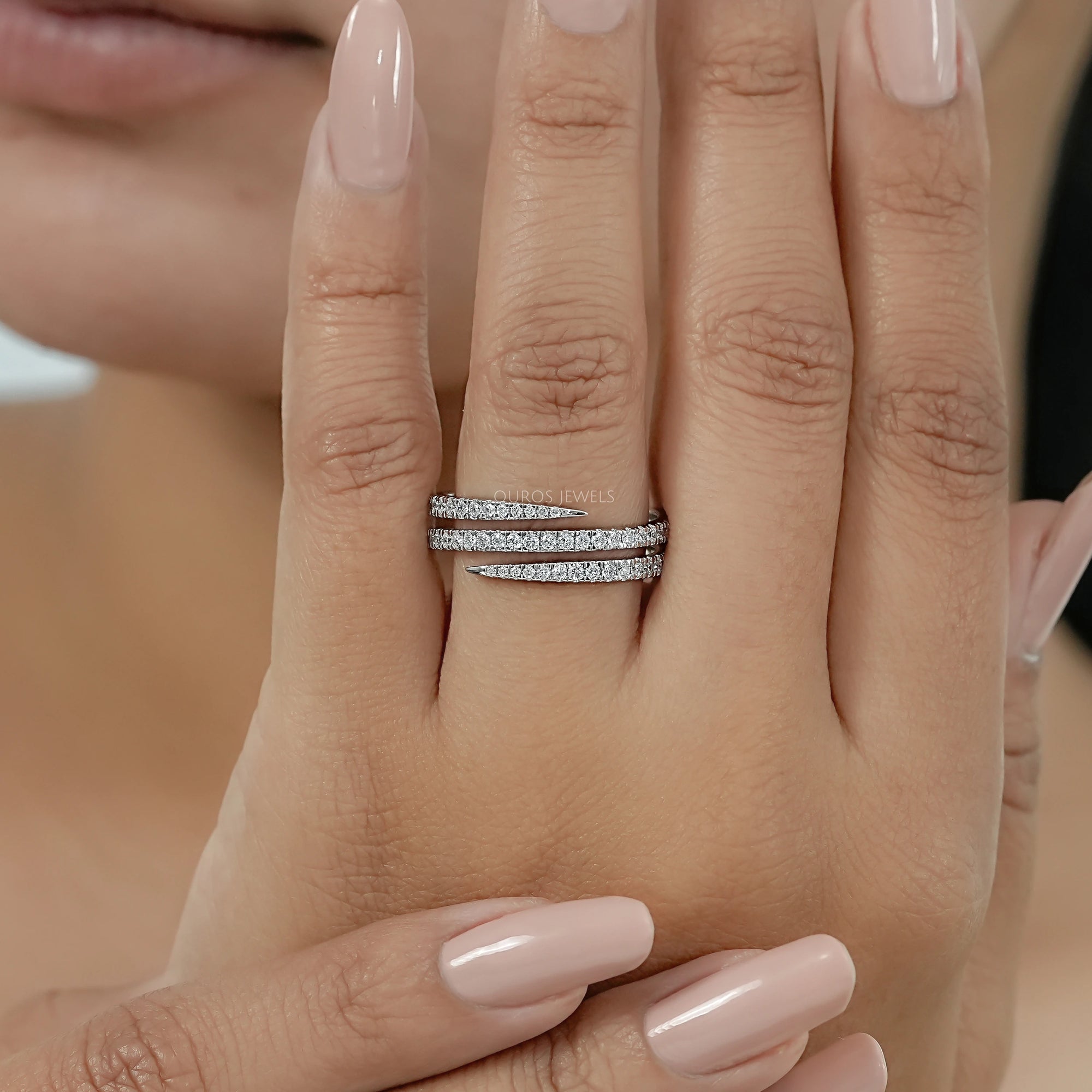 Lab Grown Round Diamond Spiral Band