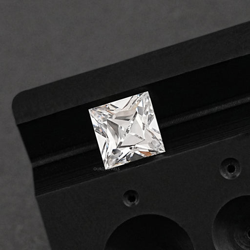 Diamant de laboratoire à taille carrée française 