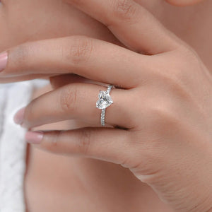 Bague de fiançailles avec solitaire en diamant en forme de cœur