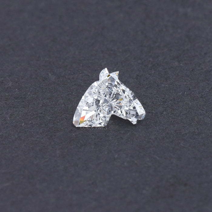 Diamant taillé en forme de tête de cheval unique