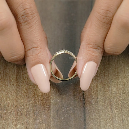 Tappered Baguette And Round Diamond Curved Band