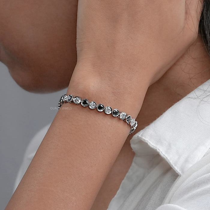 Bracelet alternatif avec diamants noirs taille ronde sertis