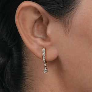 Boucles d'oreilles pendantes avec émeraude et diamant taille ronde 