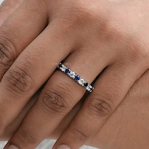 Alliance en saphir bleu et diamant