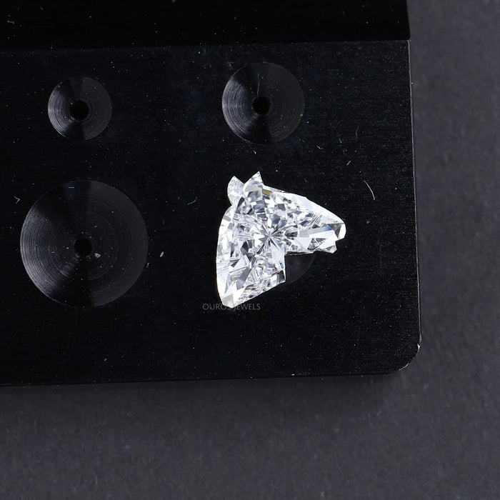 Diamant taillé en forme de tête de cheval unique