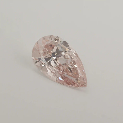 Diamant en forme de poire rose intense fantaisie - 5,05 carats