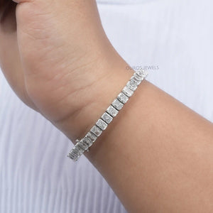 Bracelet de tennis en diamants de laboratoire à taille radiante