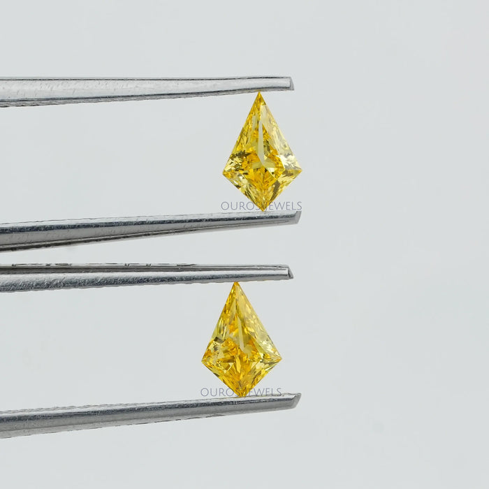 Paire assortie de diamants de laboratoire taille cerf-volant jaune