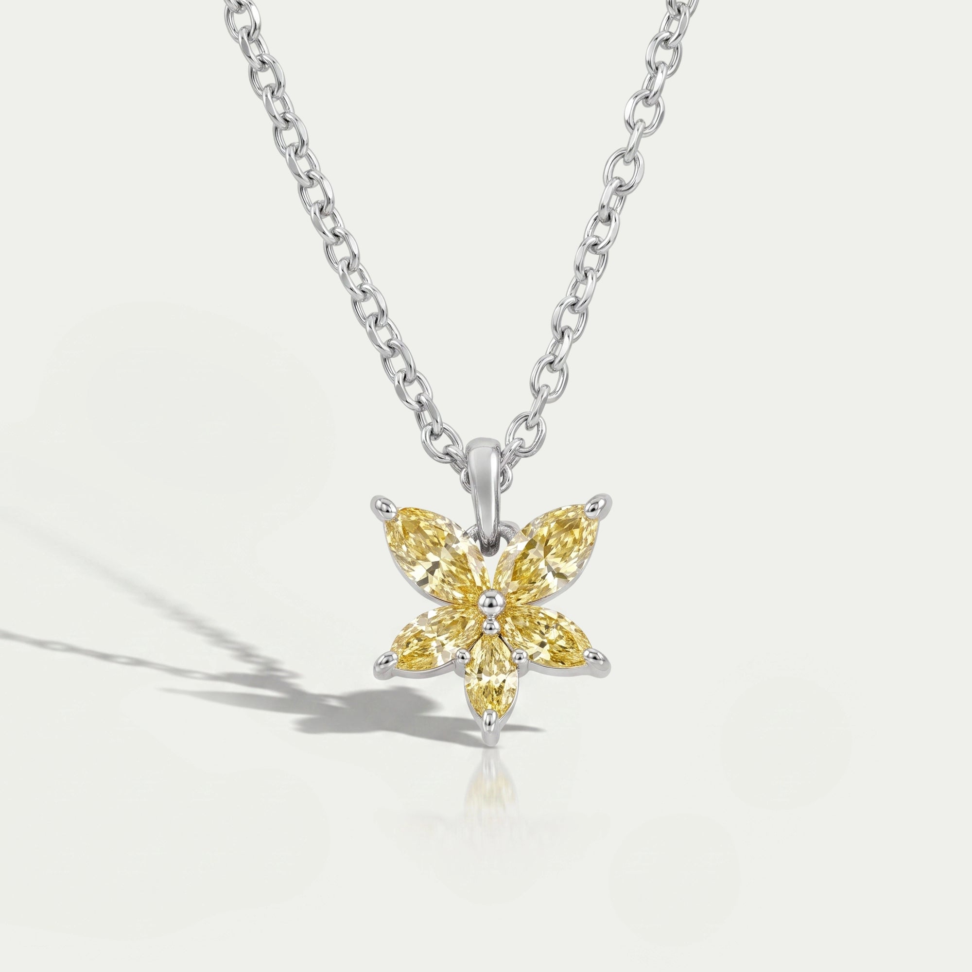 Pendentif de style floral en diamant de laboratoire taille marquise jaune