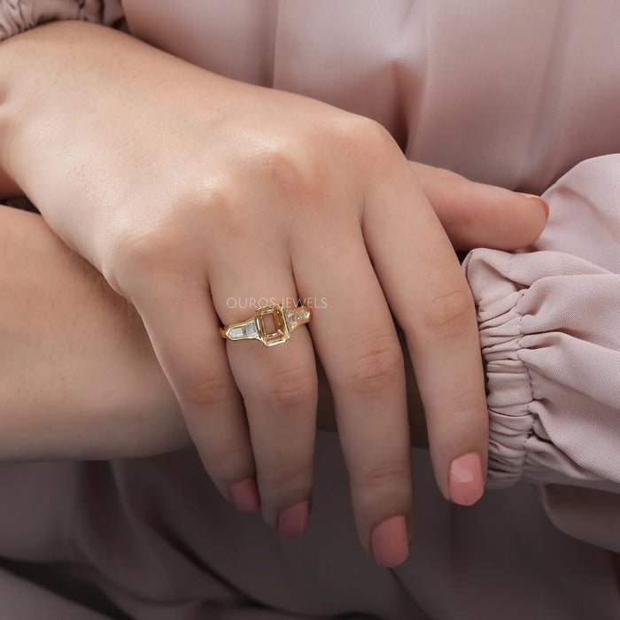 [A Women wearing Semi Mount Engagement Ring]-[Ouros Jewels]