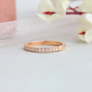 Alliance de mariage semi-éternité avec diamants de laboratoire à taille ronde