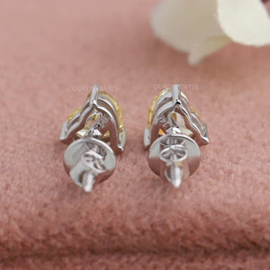 Boucles d'oreilles à tige avec diamant solitaire taille cœur jaune