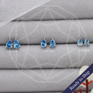 Boucles d'oreilles à clous en diamant bleu cultivé en laboratoire