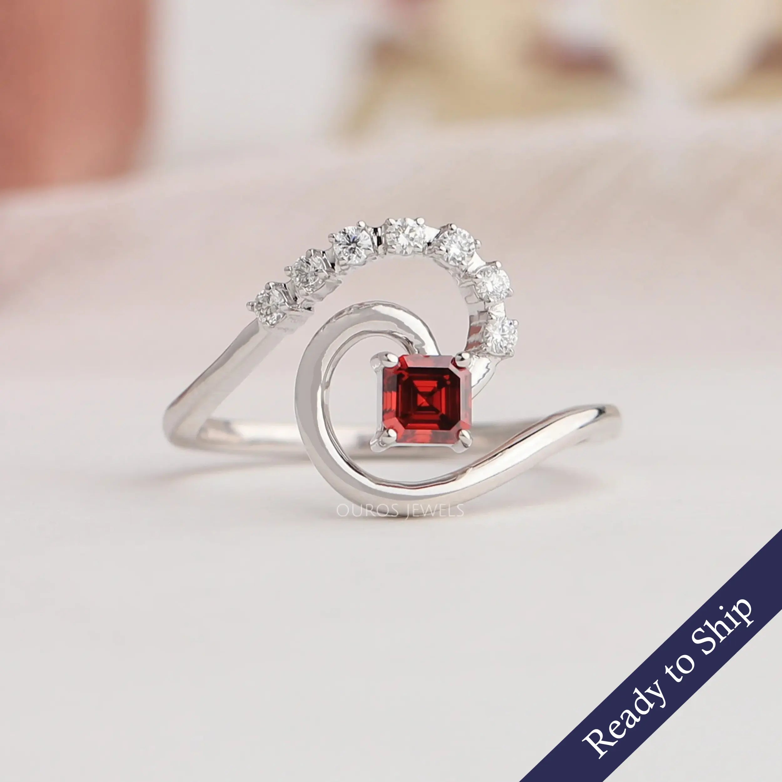 Bague Tourbillon en diamants Red Asscher