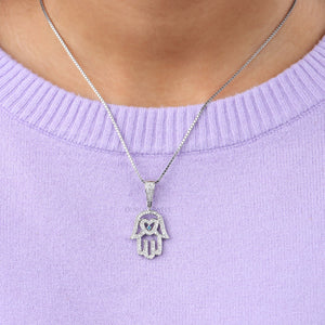 Collier en diamant de laboratoire en forme de main de Hamsa