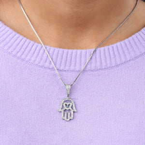 Collier en diamant de laboratoire en forme de main de Hamsa