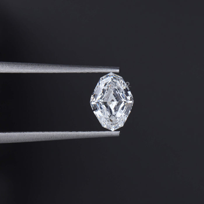 Diamant taillé en losange modifié de 0,90 carat