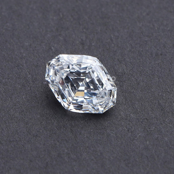 Diamant taillé en losange modifié de 0,90 carat