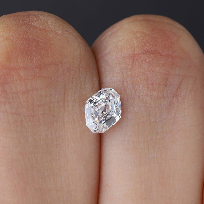 Diamant taillé en losange modifié de 0,90 carat