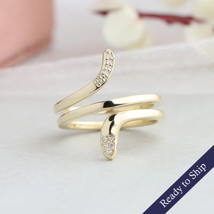 Bague de fiançailles avec diamant rond et serpent