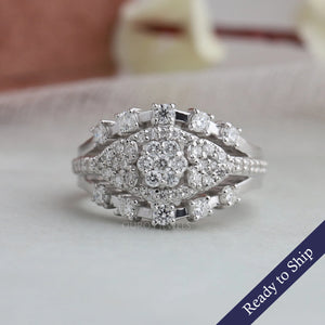 Bague de fiançailles à diamants ronds de style floral