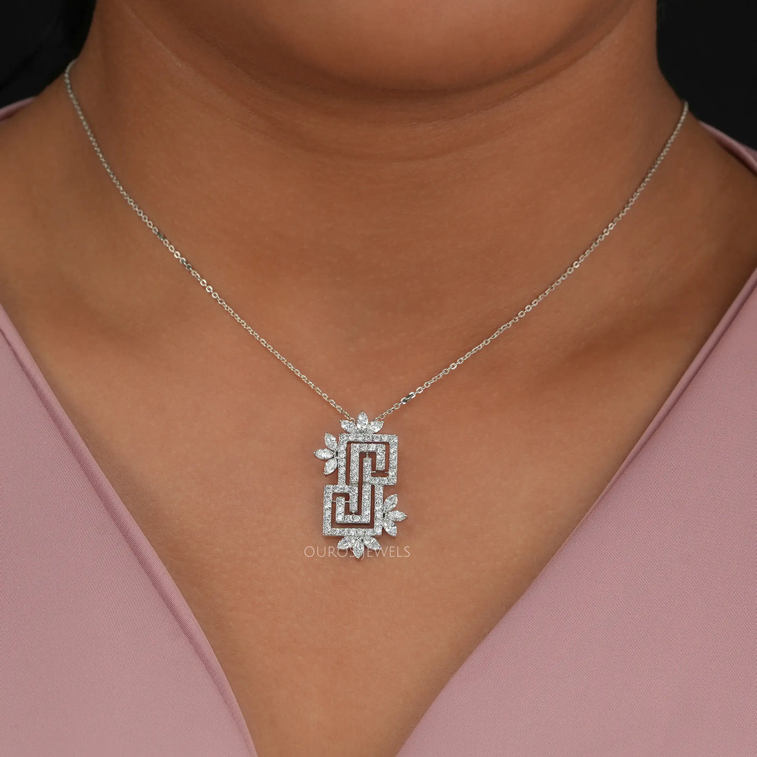 Round Diamond Mine Knot Pendant