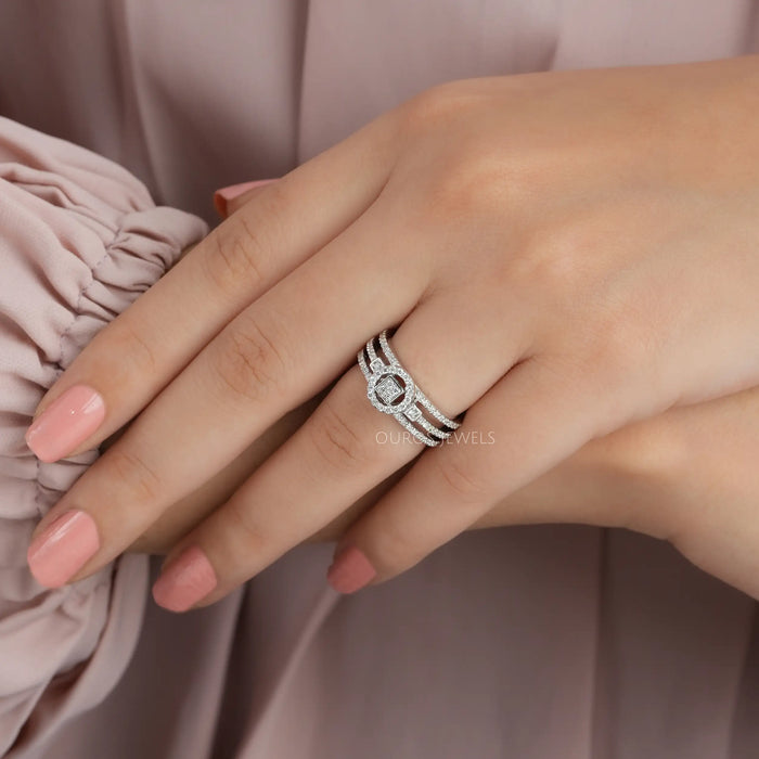 Bague halo triple tige avec diamants ronds