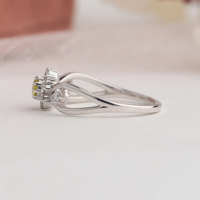 14k white gold split shank of round brilliant cut diamond engagement ring